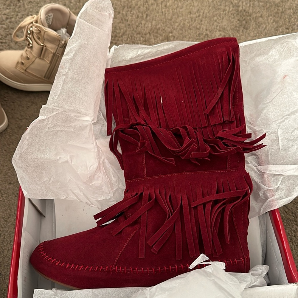 Fringe boots